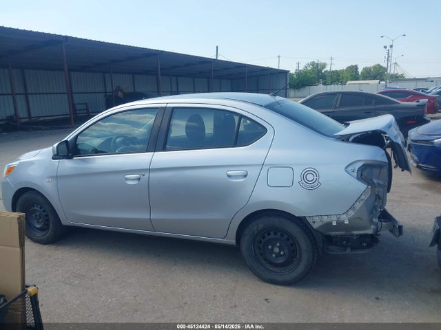 Mitsubishi Mirage Es