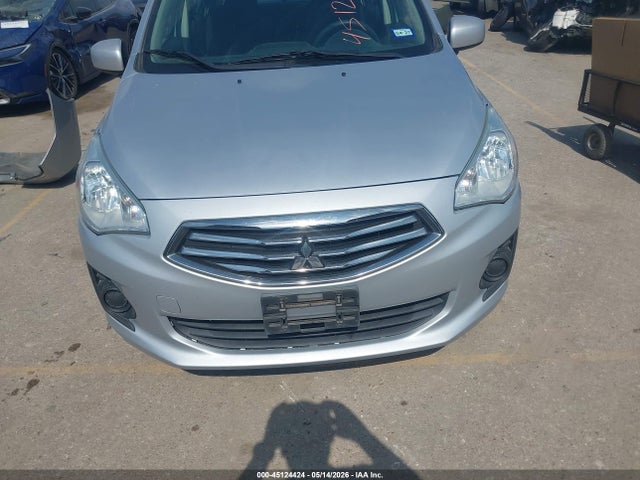 Mitsubishi Mirage Es