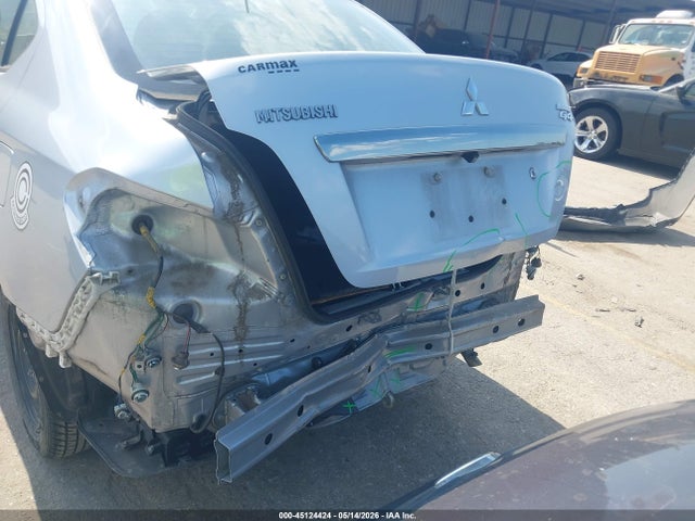 Mitsubishi Mirage Es