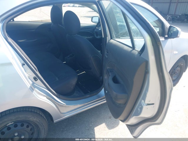 Mitsubishi Mirage Es