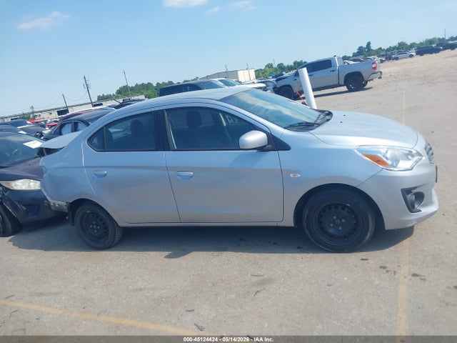 Mitsubishi Mirage Es