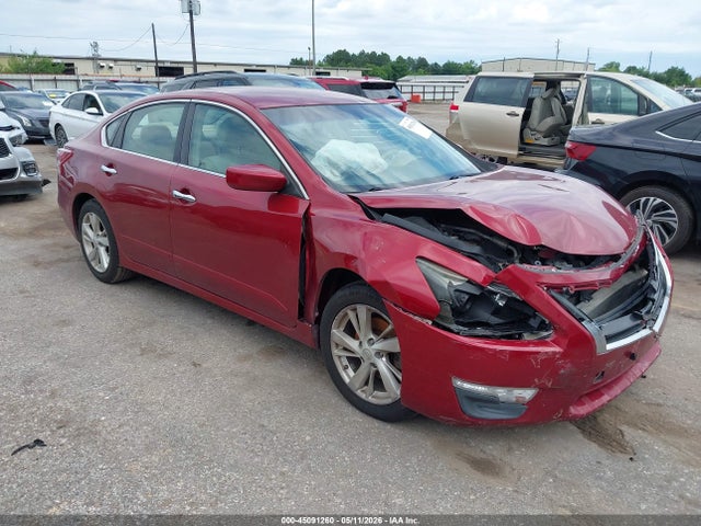 Salvage Nissan Altima Image