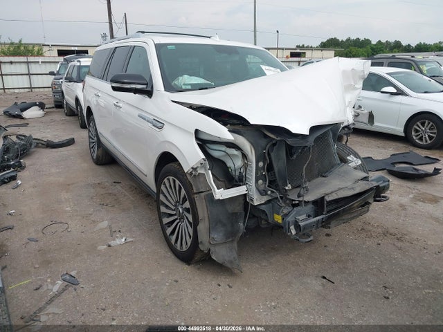 Salvage Lincoln Navigator Image