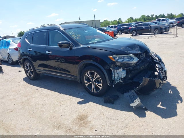 Salvage Nissan Rogue Image