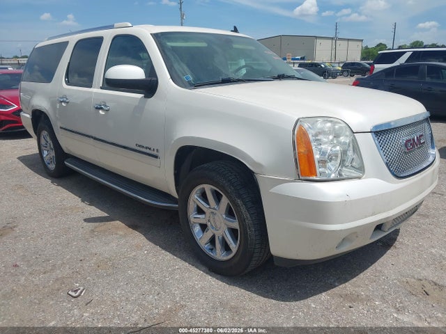 Salvage GMC Yukon Image