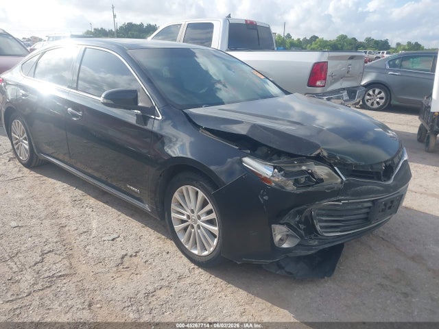 Salvage Toyota Avalon Hybrid Image