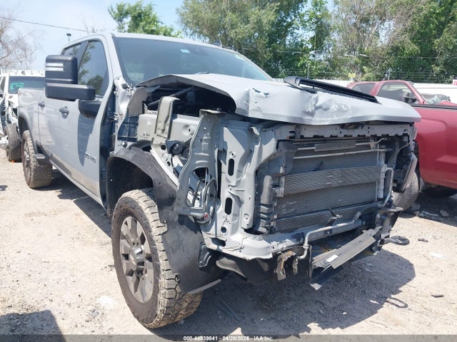 Salvage Chevrolet Silverado 2500 Image