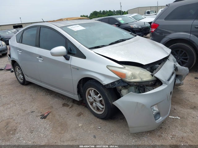 Salvage Toyota Prius Image