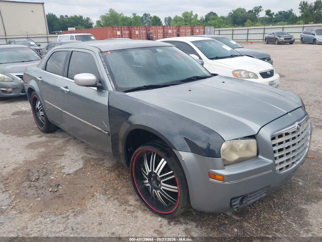 Salvage Chrysler 300 Image