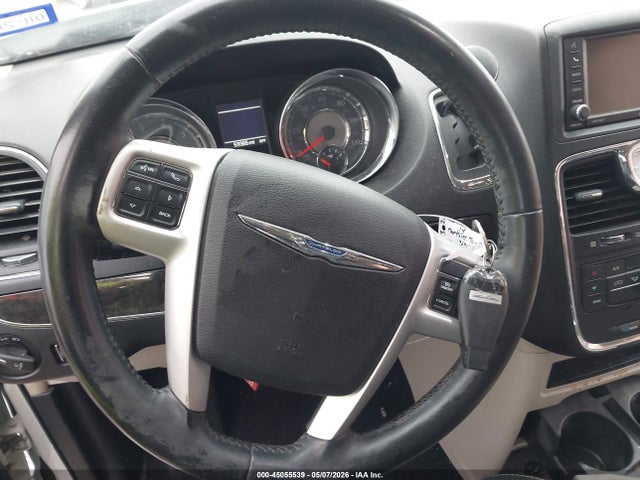 Chrysler Town & Country Touring