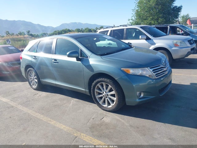 Salvage Toyota Venza Image