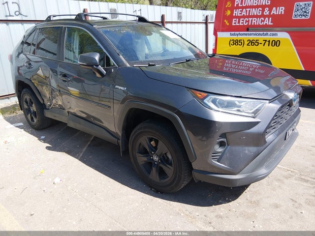 Salvage Toyota RAV4 Image