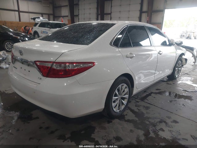 Toyota Camry Le