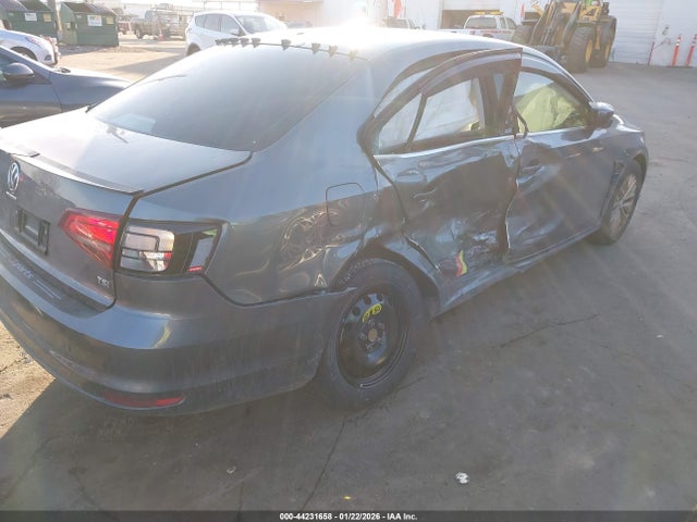Volkswagen Jetta 1.4t S