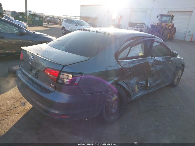 Volkswagen Jetta 1.4t S