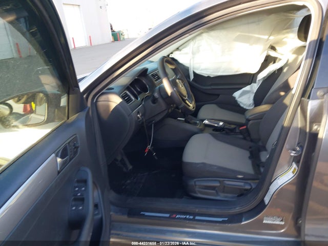 Volkswagen Jetta 1.4t S