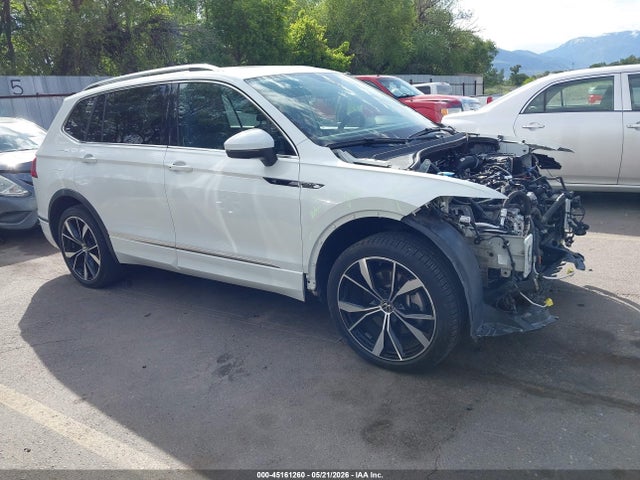 Salvage Volkswagen Tiguan Image