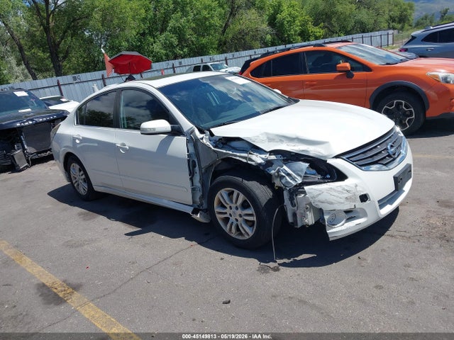 Salvage Nissan Altima Image