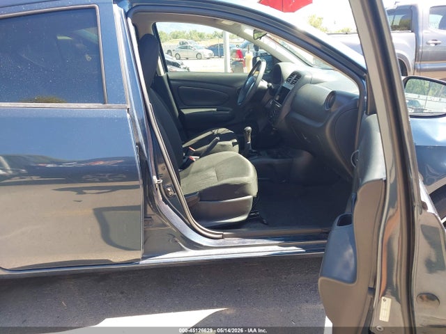 Nissan Versa 1.6 S