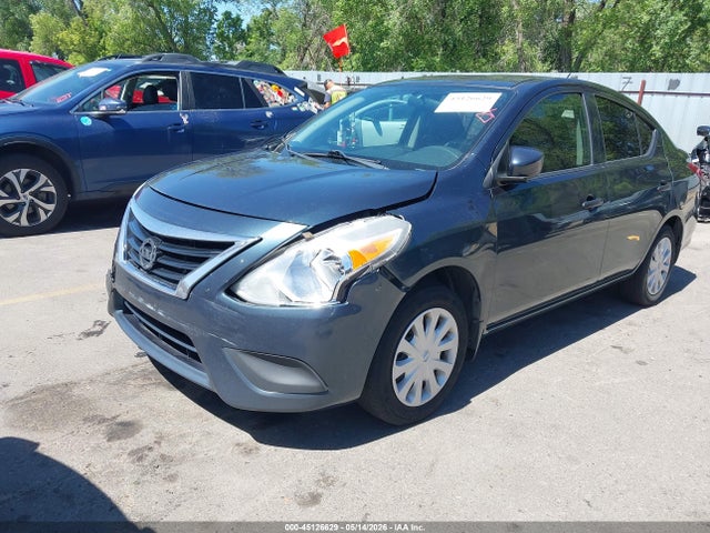 Nissan Versa 1.6 S