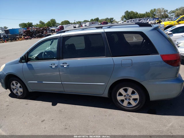 Toyota Sienna Le