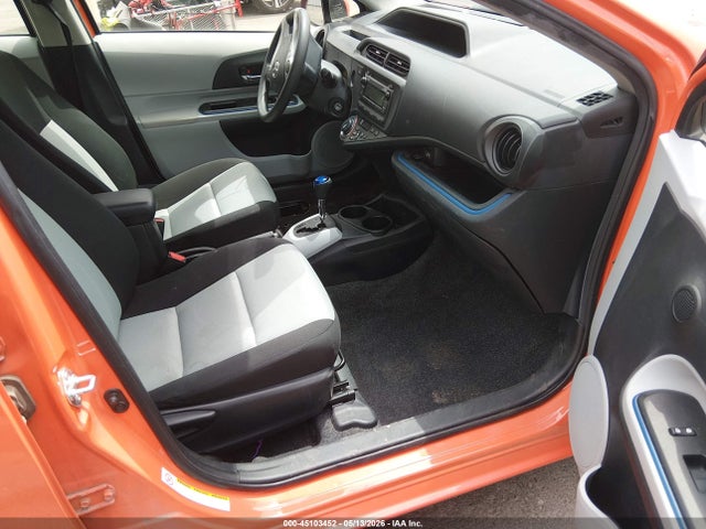 Toyota Prius c Two
