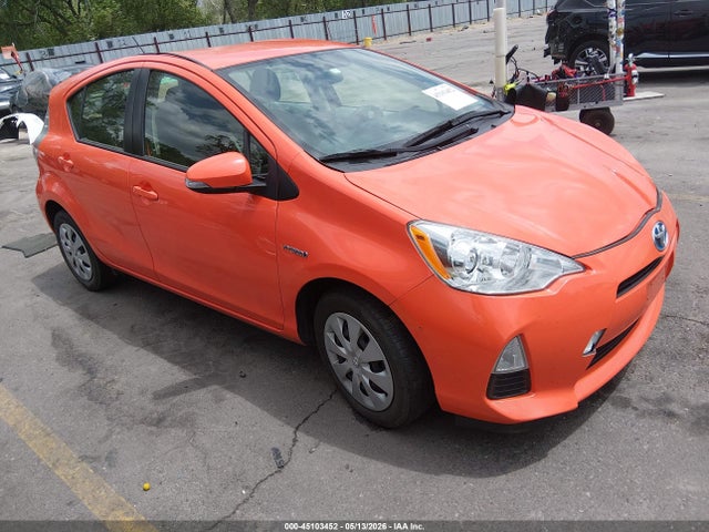 Salvage Toyota Prius c Image