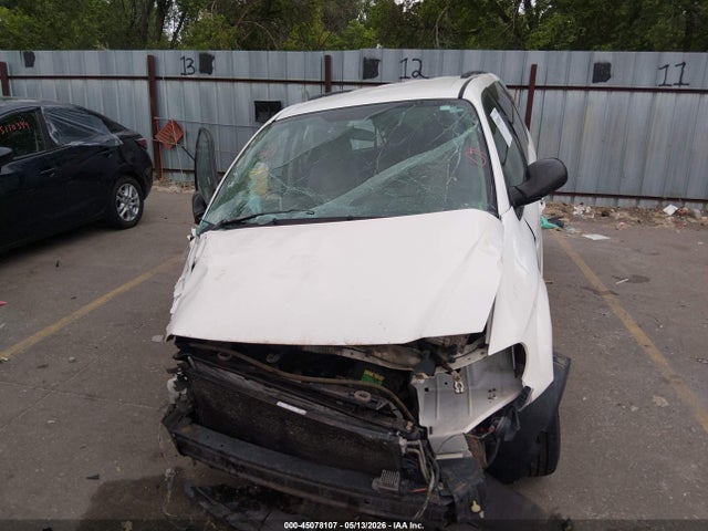 Chrysler Town & Country Lx