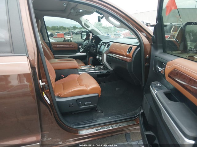 Toyota Tundra 1794 5.7l V8