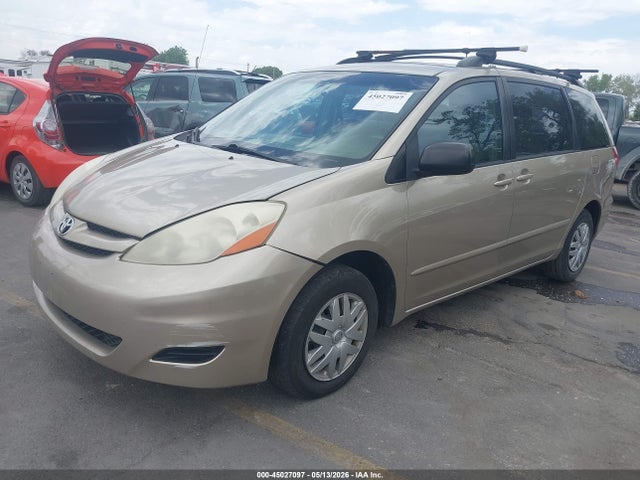 Toyota Sienna Ce