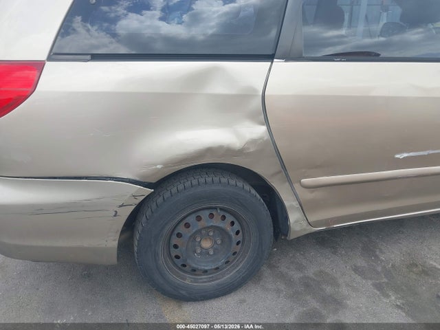 Toyota Sienna Ce