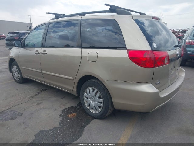 Toyota Sienna Ce