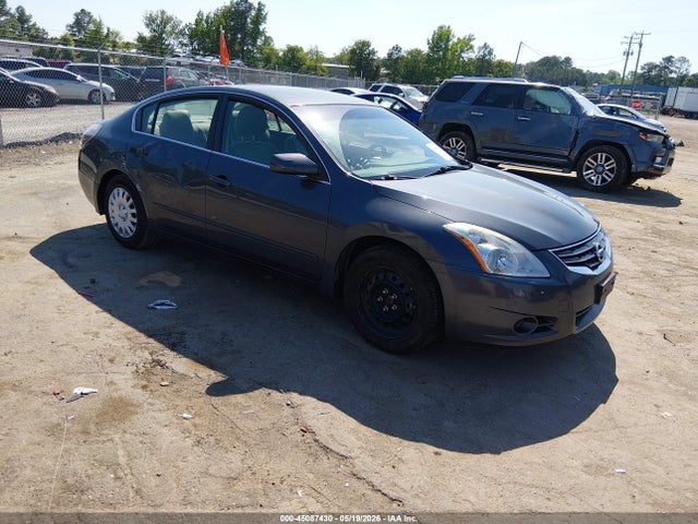 Salvage Nissan Altima Image