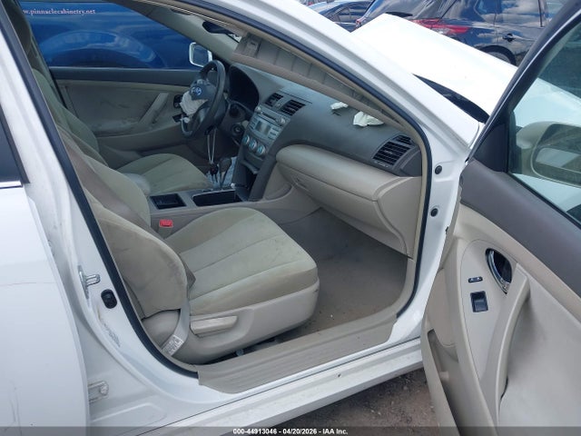 Toyota Camry Le V6