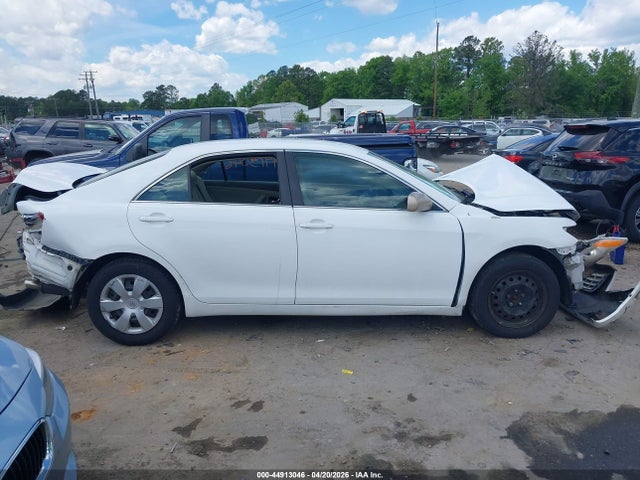 Toyota Camry Le V6