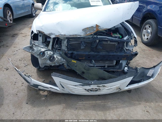 Toyota Camry Le V6