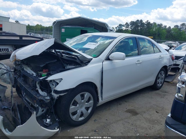Toyota Camry Le V6