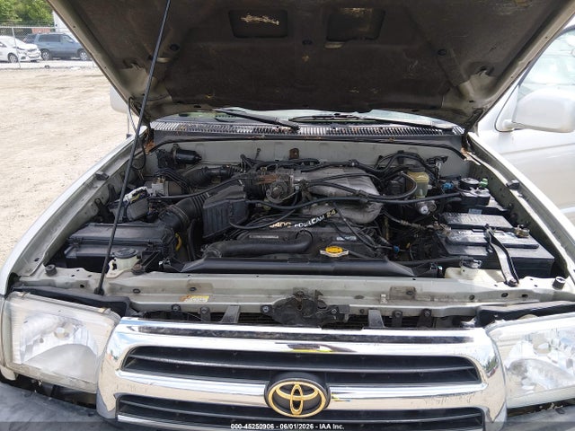 Toyota 4Runner Limited V6
