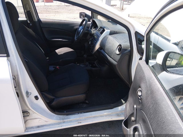 Nissan Versa S Plus
