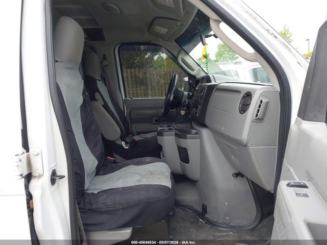 Ford E-250 Commercial