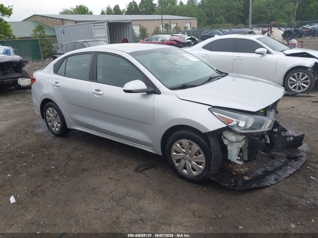 Salvage Kia Rio Image