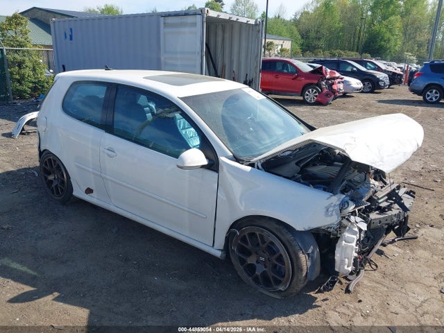 Salvage Volkswagen R32 Image