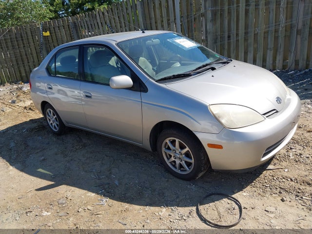 Salvage Toyota Prius Image