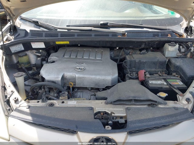 Toyota Sienna Le
