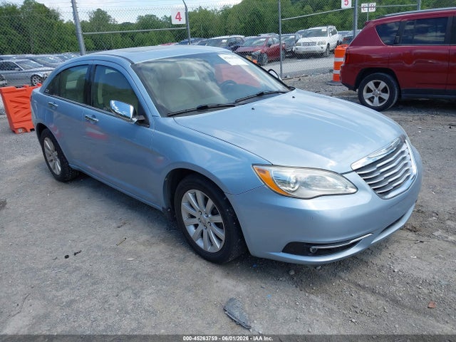 Salvage Chrysler 200 Image