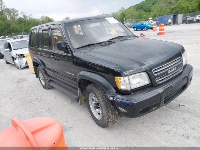 Salvage Isuzu Trooper Image