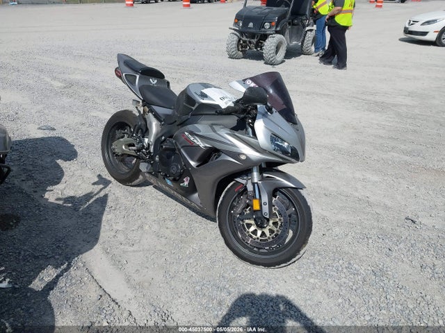 Salvage Honda Cbr1000 Image