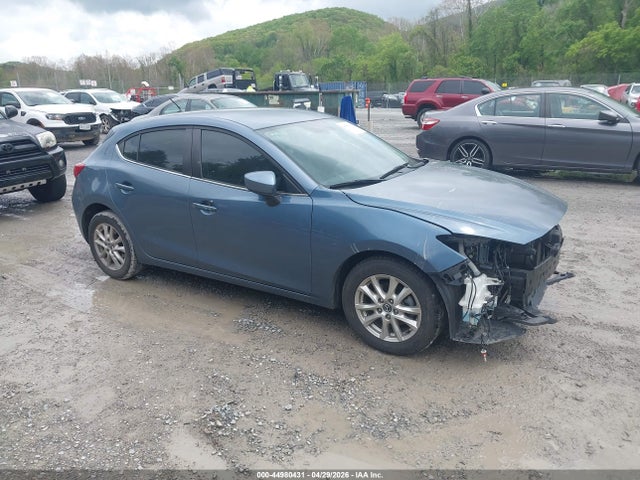Salvage Mazda Mazda3 Image