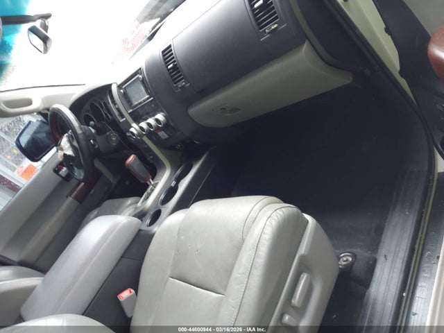 Toyota Sequoia Platinum 5.7l V8