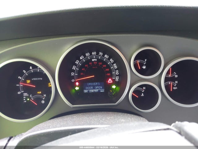 Toyota Sequoia Platinum 5.7l V8